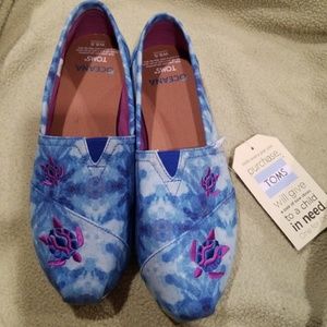 Tom's & Oceana save the turtles discontinued shoes